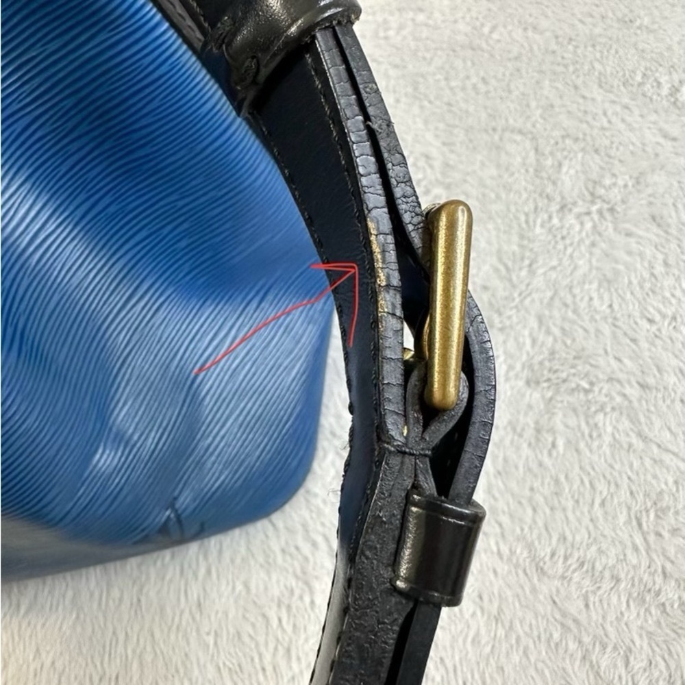 💙Vtg 90s LV Epi Leather Petit Noé Bucket Bag - Picture 12 of 16